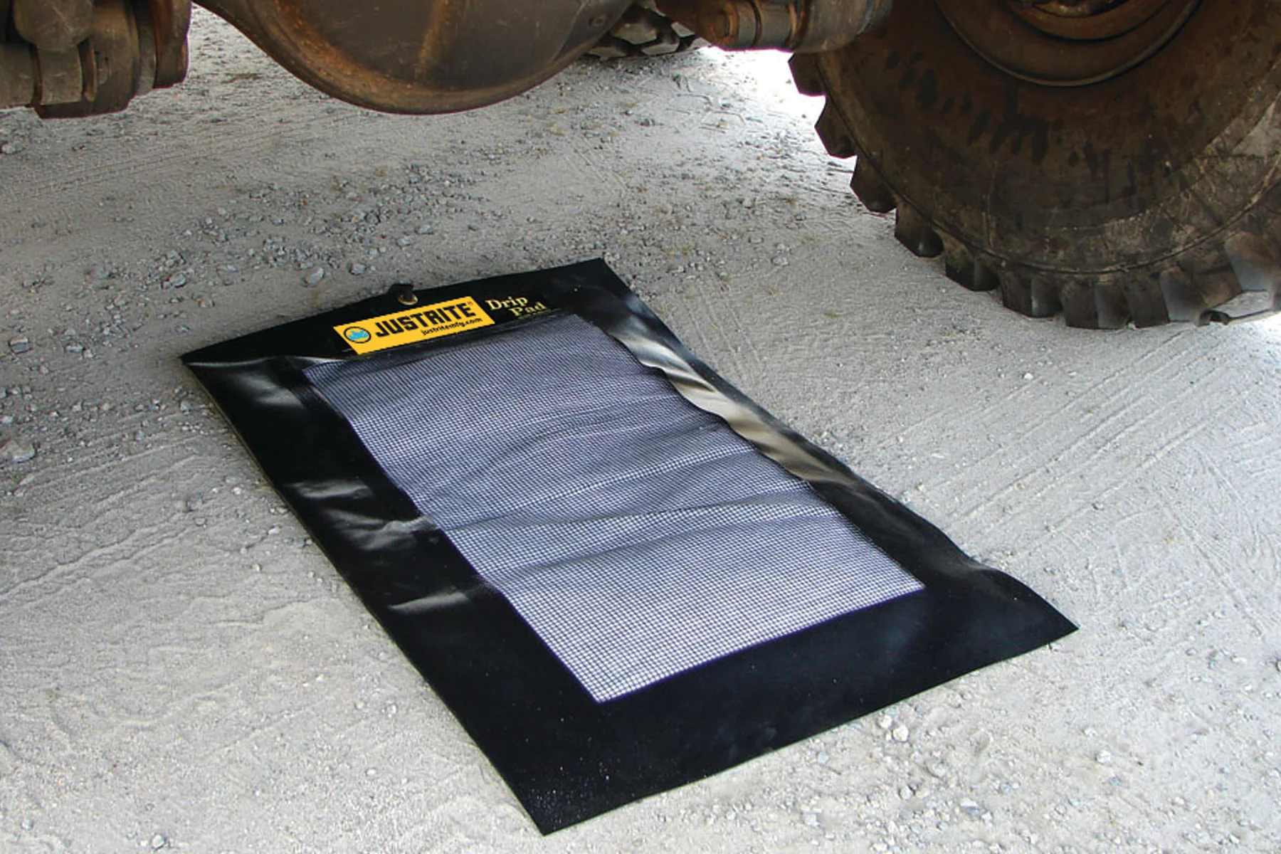 Justrite 28459 Extended Drip Pad with 5-pack Sorbents - Moutools